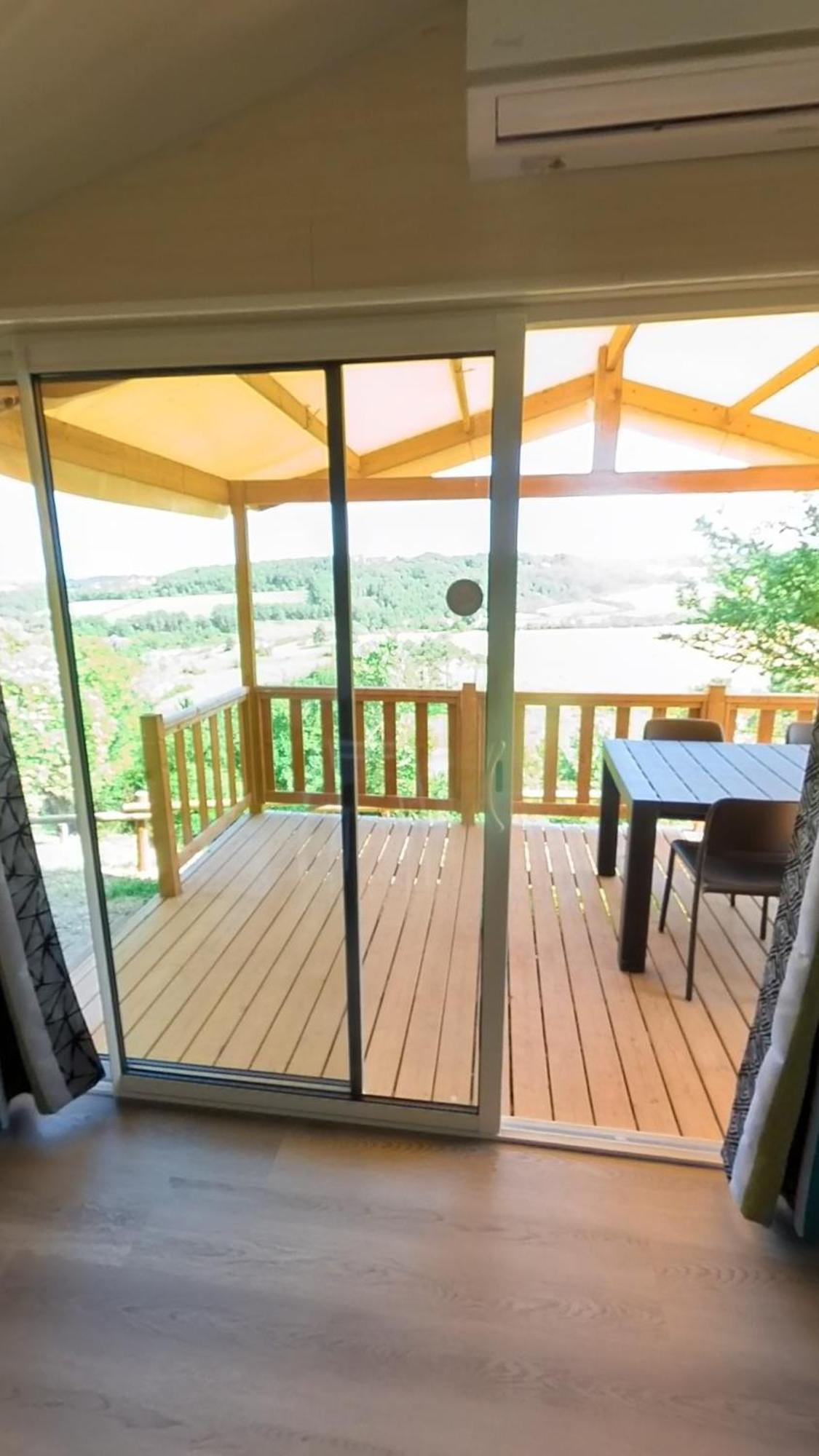 Camping Les Terrasses De Dordogne Rouffignac Saint-Cernin Cameră foto